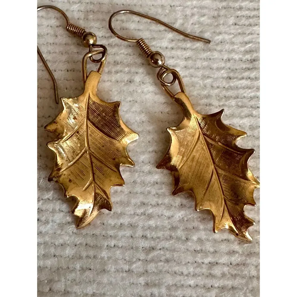 Vintage Earring Lot Gold Tone Coastal Leaf Hoop 80s 90s Jewelry Bundle